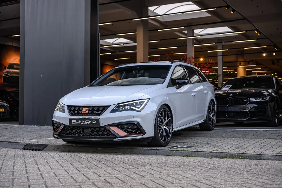 2.0 TSI CUPRA R 4DRIVE |Pano|Carbon|Brembo|Beats|