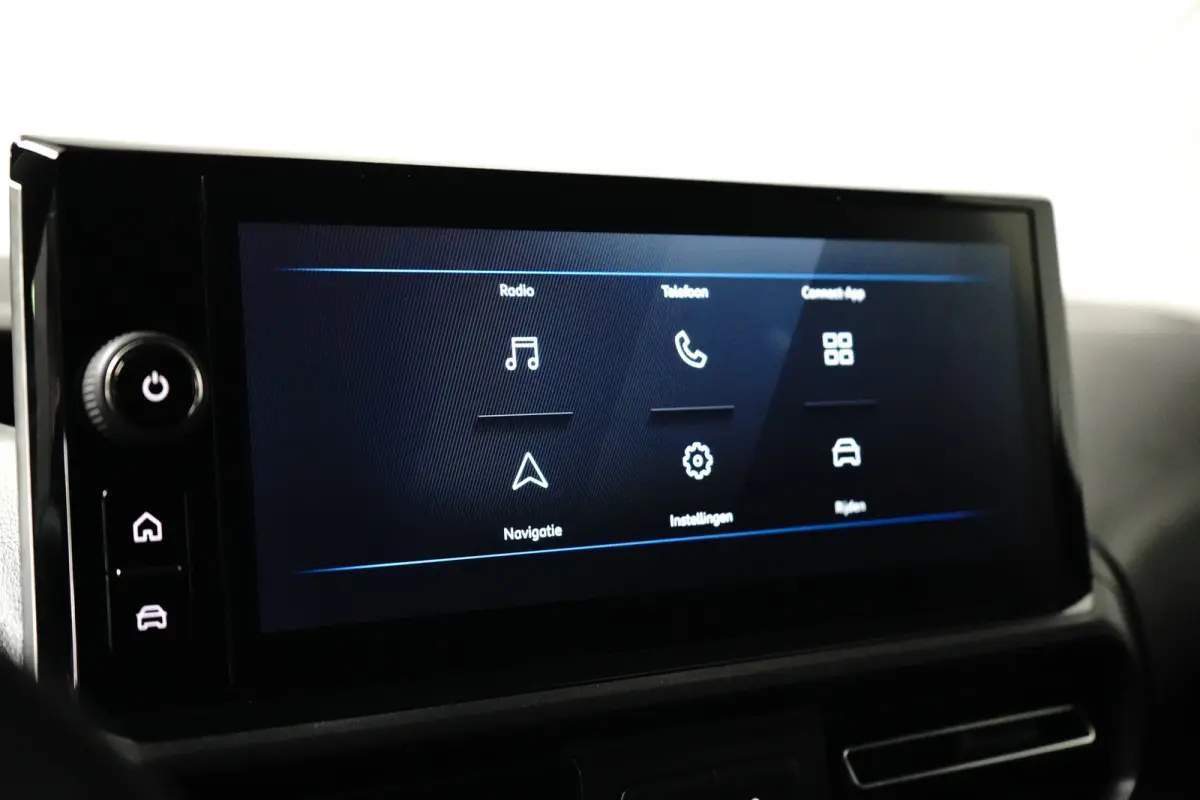 1.5 BlueHDi 100 S&S L1 | Navigatie | Climate Control | Carplay | Camera | Trekhaak | | Airco (automatisch) | Apple Carplay/Android Auto|telefoonintegratie premium | Bluetooth telefoonvoorber