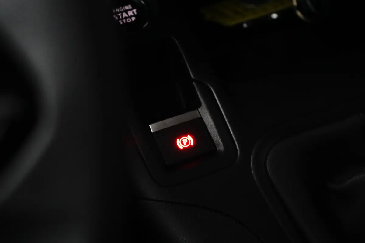 1.5 BlueHDi 100 S&S L1 | Navigatie | Climate Control | Carplay | Camera | Trekhaak | | Airco (automatisch) | Apple Carplay/Android Auto|telefoonintegratie premium | Bluetooth telefoonvoorber