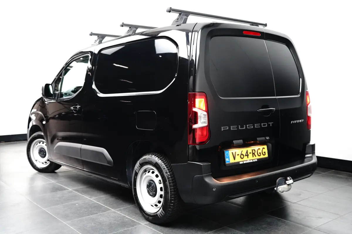 1.5 BlueHDi 100 S&S L1 | Navigatie | Climate Control | Carplay | Camera | Trekhaak | | Airco (automatisch) | Apple Carplay/Android Auto|telefoonintegratie premium | Bluetooth telefoonvoorber