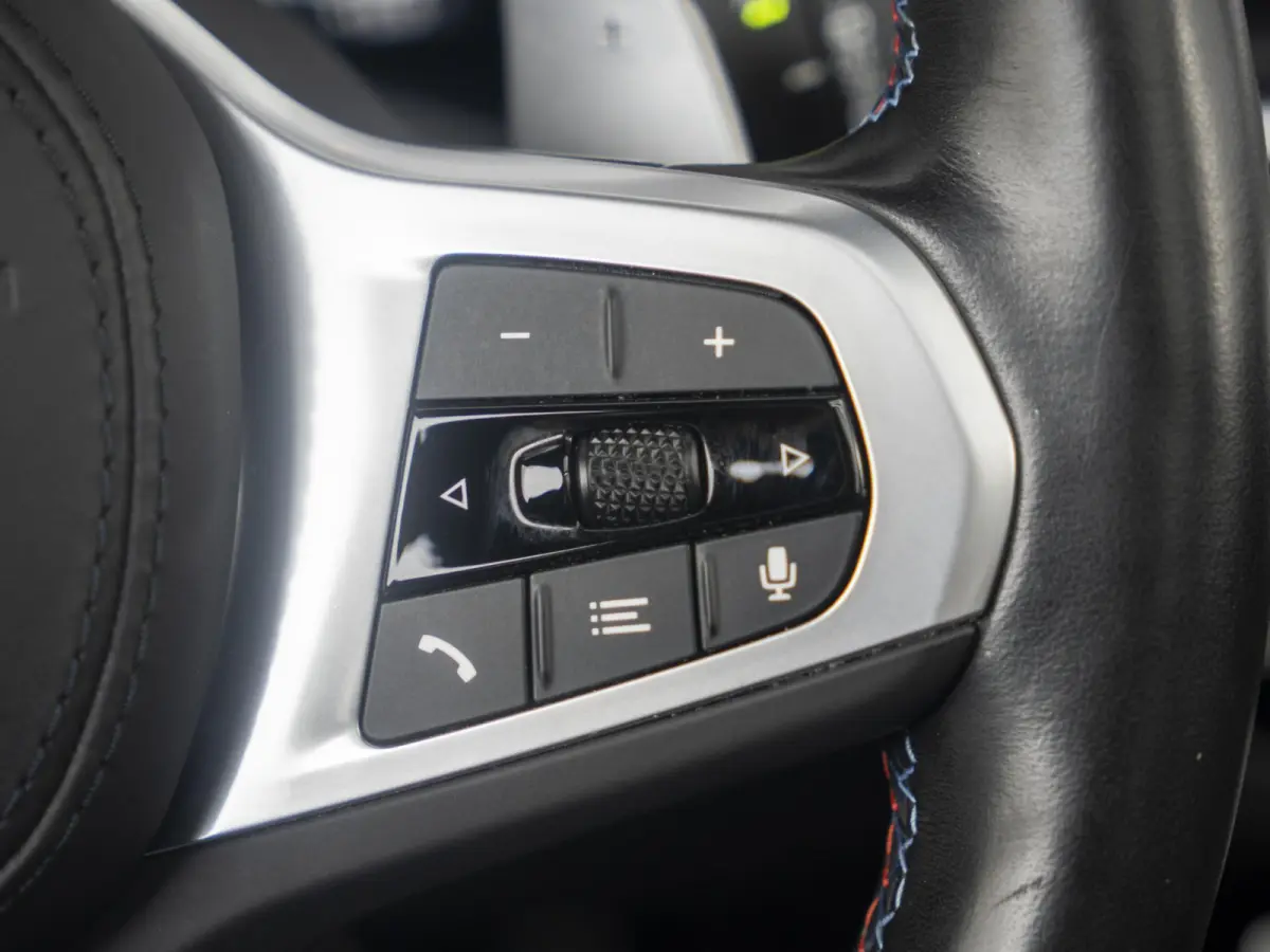 M40i xDrive | M Sportpakket | BMW Laserlight | 21 inch | Glazen schuifkanteldak