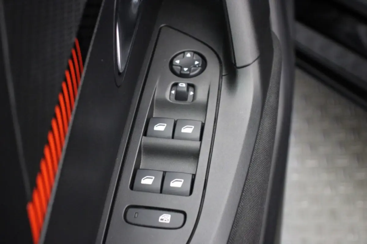 1.2 PureTech Active Automaat - Carplay, Cruise