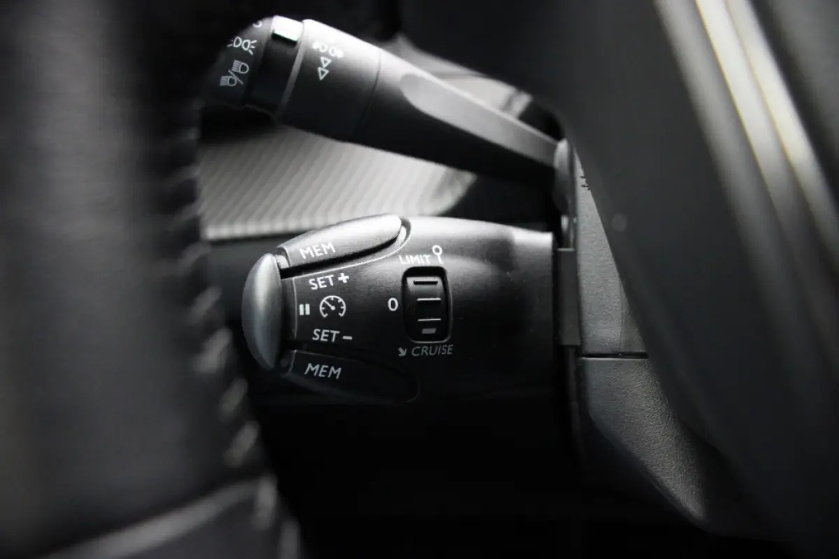 1.2 PureTech Allure Pack - Carplay, Clima, Cruise, Half Leer