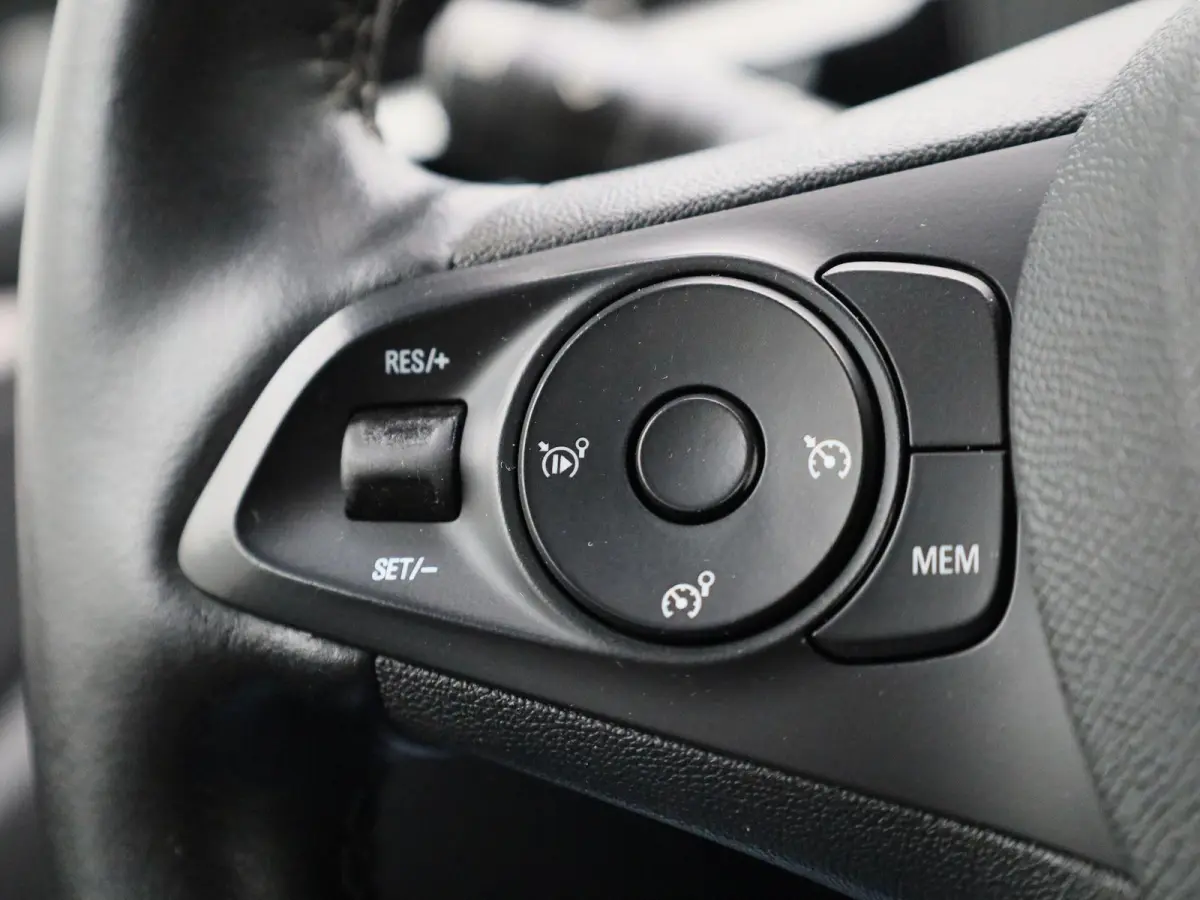 Edition 50 kWh | Cruise Control | Keyless | Climate Control | Lane Assist | Apple Carplay/Android Auto | Virtual Cockpit |