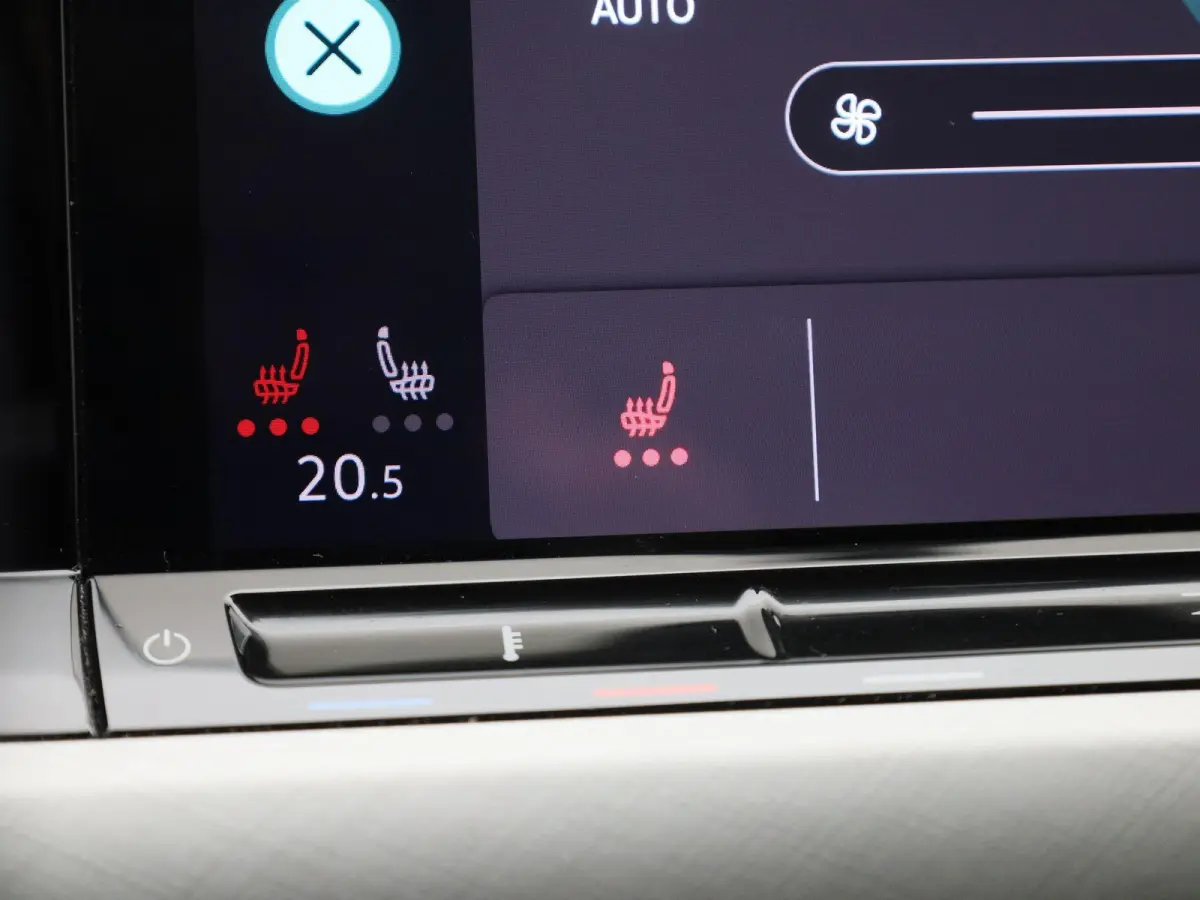 1.0 TSI Life | ACC | Stoelverwarming | Keyless | Climate Control | Apple Carplay/Android Auto | Virtual Cockpit |