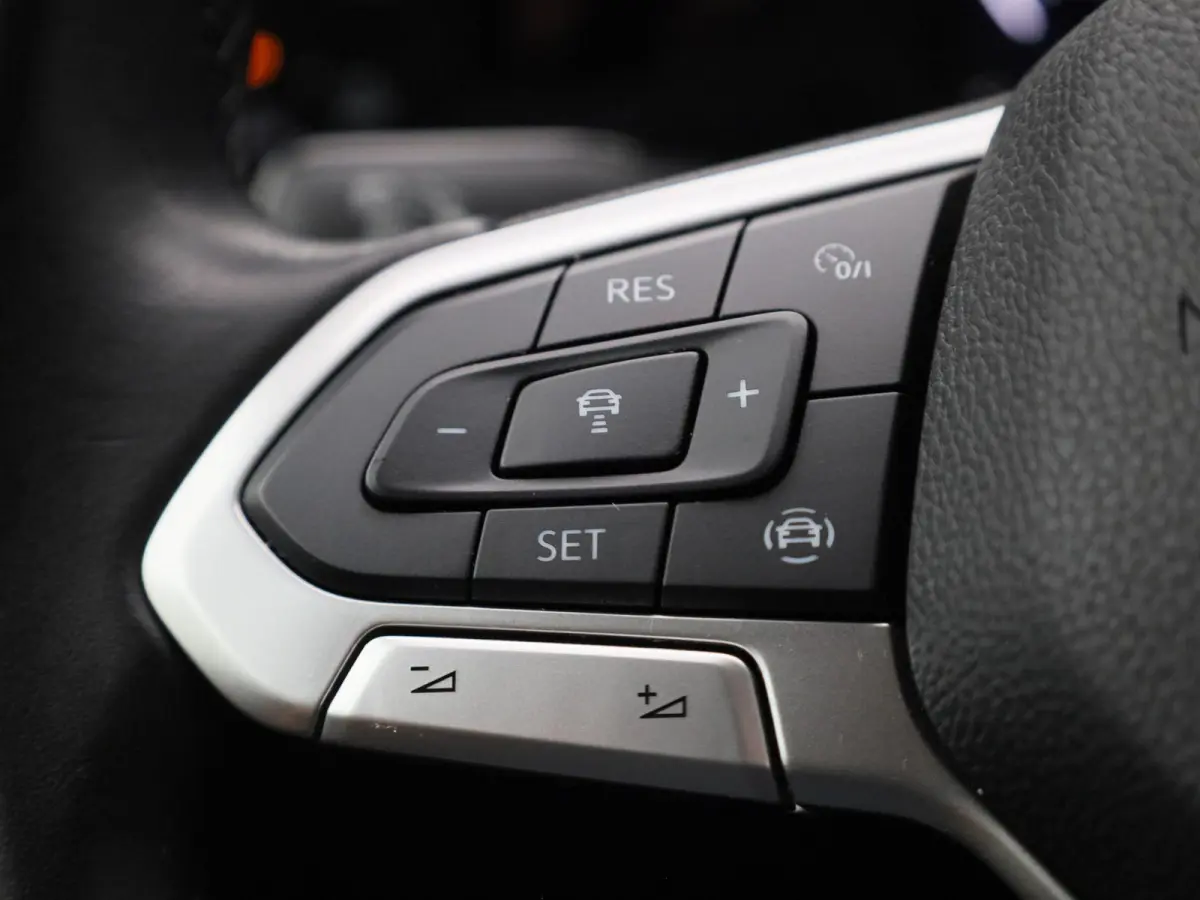 1.0 TSI Life | ACC | Stoelverwarming | Keyless | Climate Control | Apple Carplay/Android Auto | Virtual Cockpit |