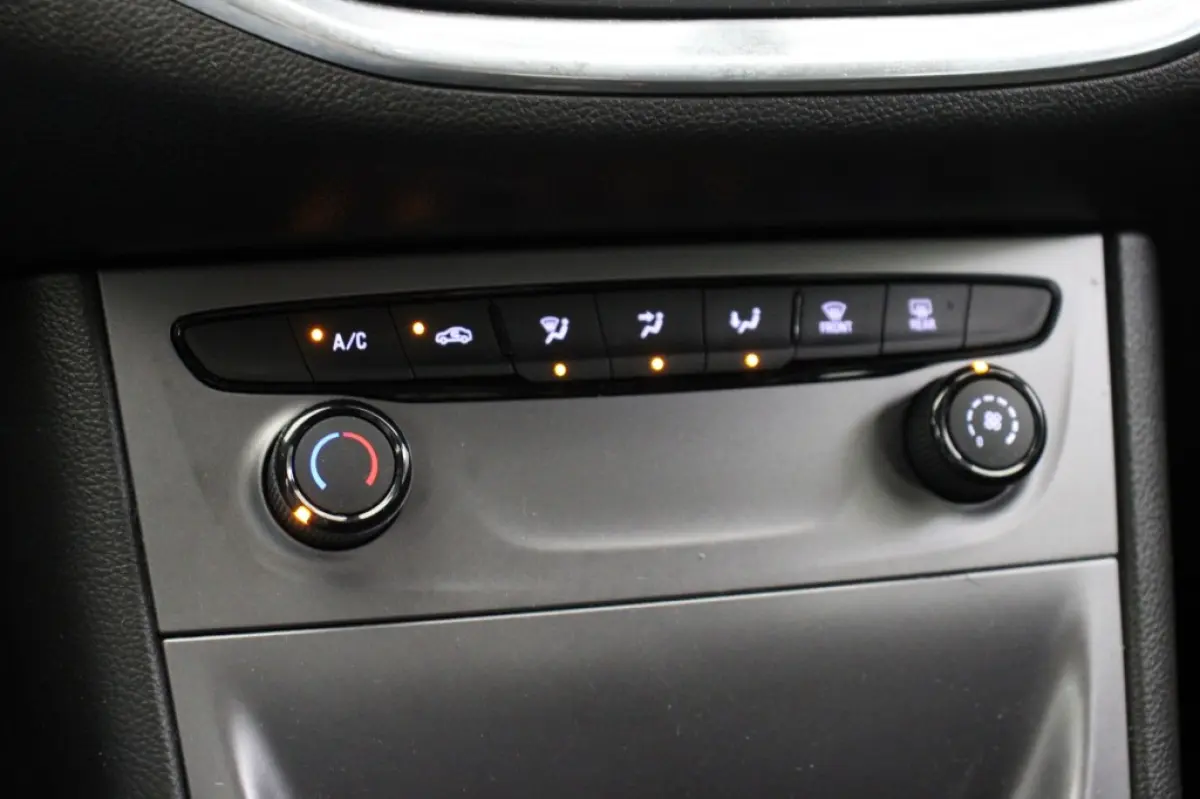 1.0 Edition - Carplay, Cruise