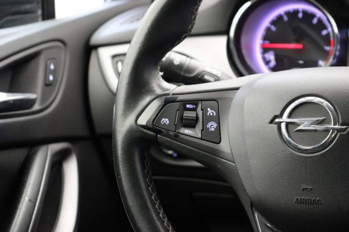 1.0 Edition - Carplay, Cruise