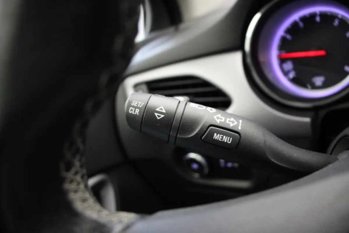 1.0 Edition - Carplay, Cruise