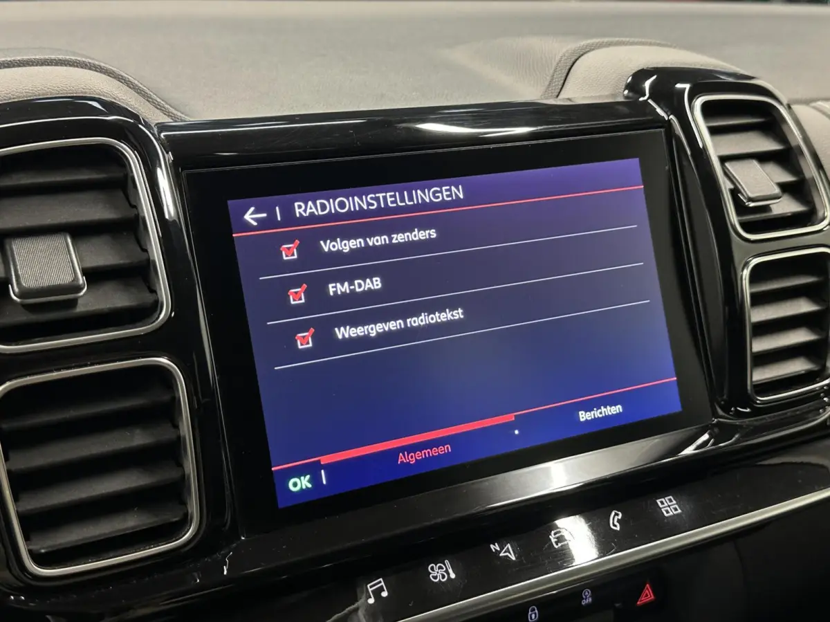 1.2 PureTech Business TREKHAAK CAMERA NAVI CARPLAY ECC LM CRUISE.