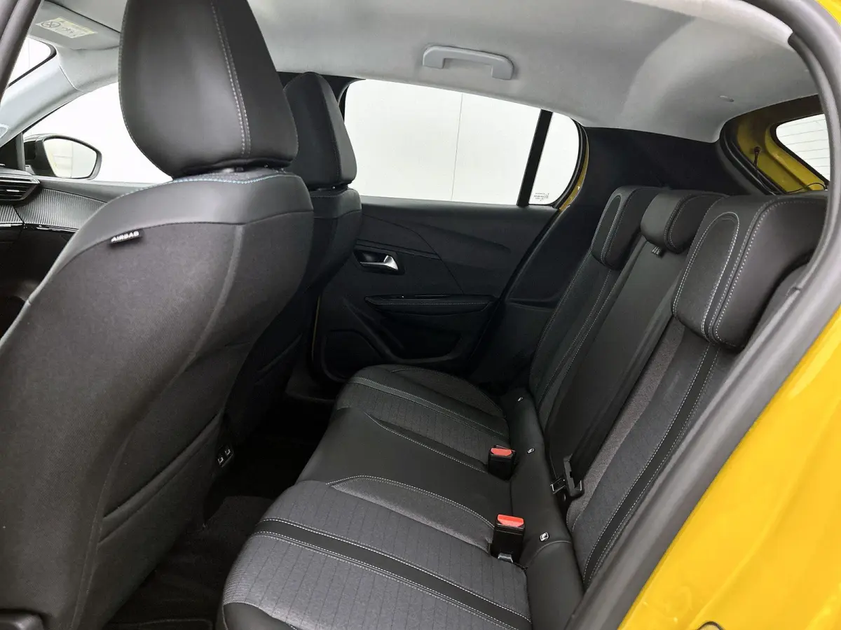EV Allure 50 kWh 136pk | Lage kilometerstand | Navigatie | Achteruitrijcamera | Stoelverwarming | Climate Control | Cruise Control | Parkeersensoren | Stof/kunstleder | Keyless start | Apple