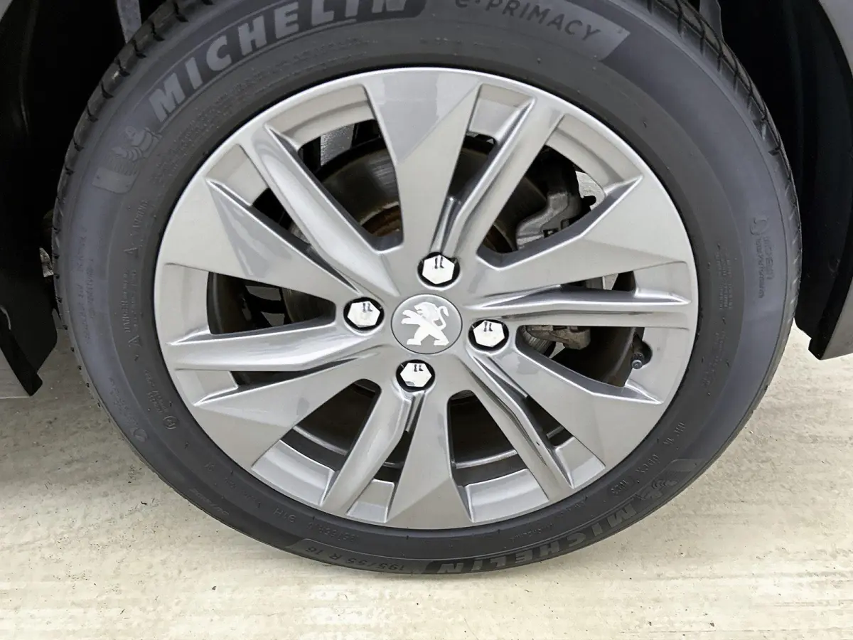EV Allure 50 kWh 136pk | Lage kilometerstand | Navigatie | Achteruitrijcamera | Stoelverwarming | Climate Control | Cruise Control | Parkeersensoren | Stof/kunstleder | Keyless start | Apple