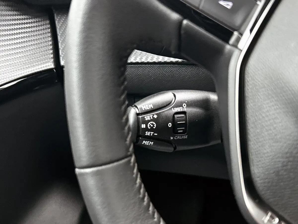 EV Allure 50 kWh 136pk | Lage kilometerstand | Navigatie | Achteruitrijcamera | Stoelverwarming | Climate Control | Cruise Control | Parkeersensoren | Stof/kunstleder | Keyless start | Apple