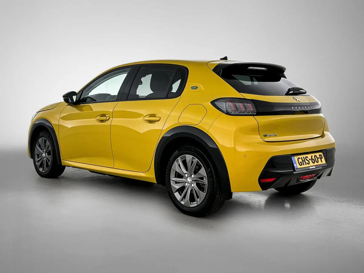 EV Allure 50 kWh 136pk | Lage kilometerstand | Navigatie | Achteruitrijcamera | Stoelverwarming | Climate Control | Cruise Control | Parkeersensoren | Stof/kunstleder | Keyless start | Apple