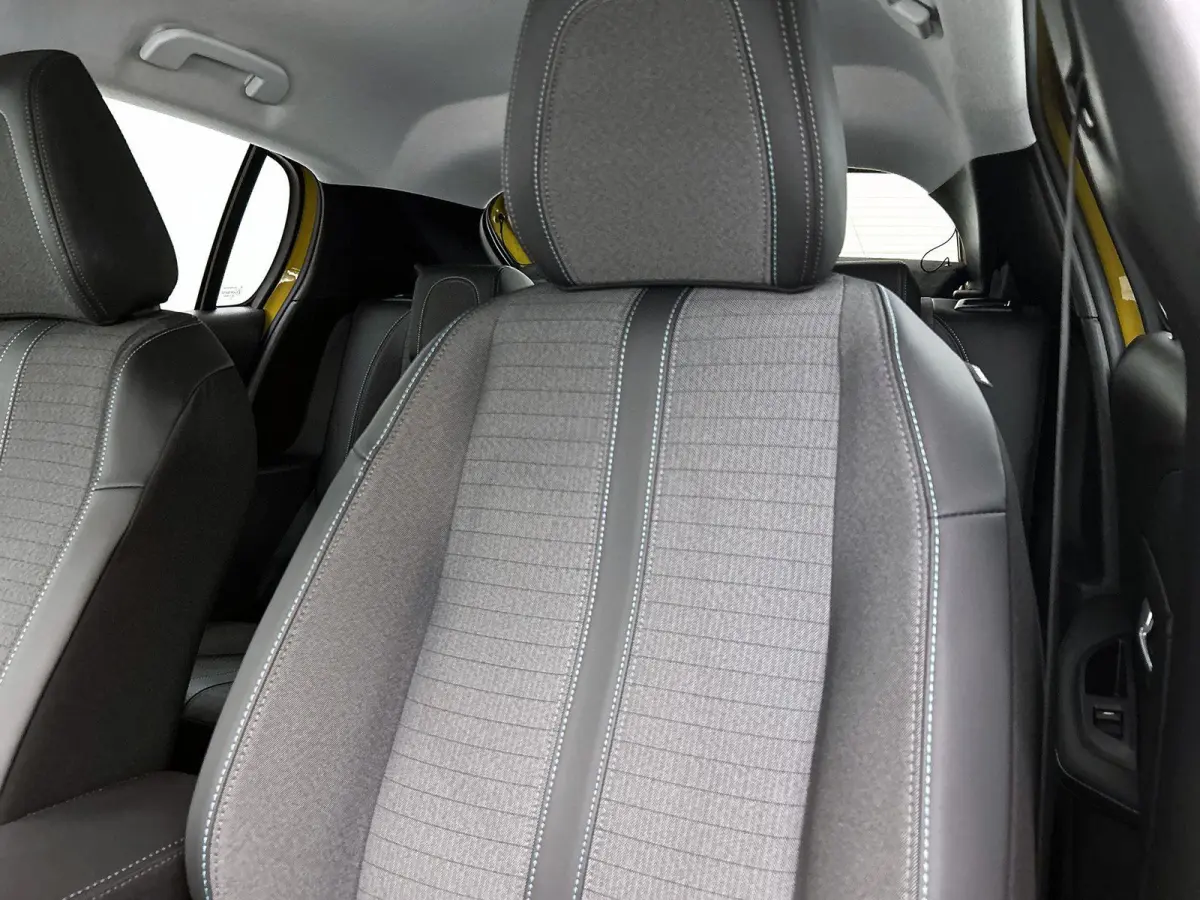 EV Allure 50 kWh 136pk | Lage kilometerstand | Navigatie | Achteruitrijcamera | Stoelverwarming | Climate Control | Cruise Control | Parkeersensoren | Stof/kunstleder | Keyless start | Apple