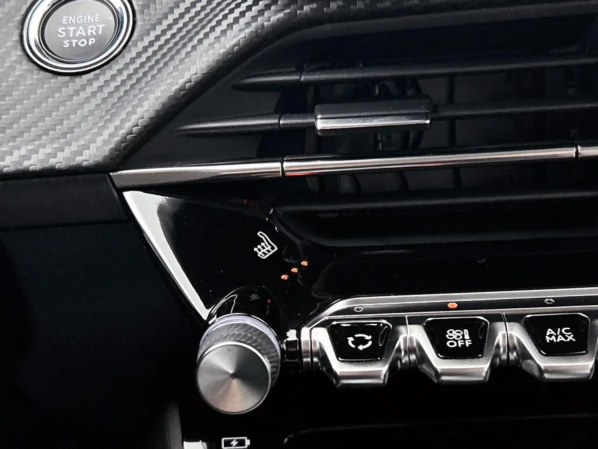 EV Allure 50 kWh 136pk | Lage kilometerstand | Navigatie | Achteruitrijcamera | Stoelverwarming | Climate Control | Cruise Control | Parkeersensoren | Stof/kunstleder | Keyless start | Apple