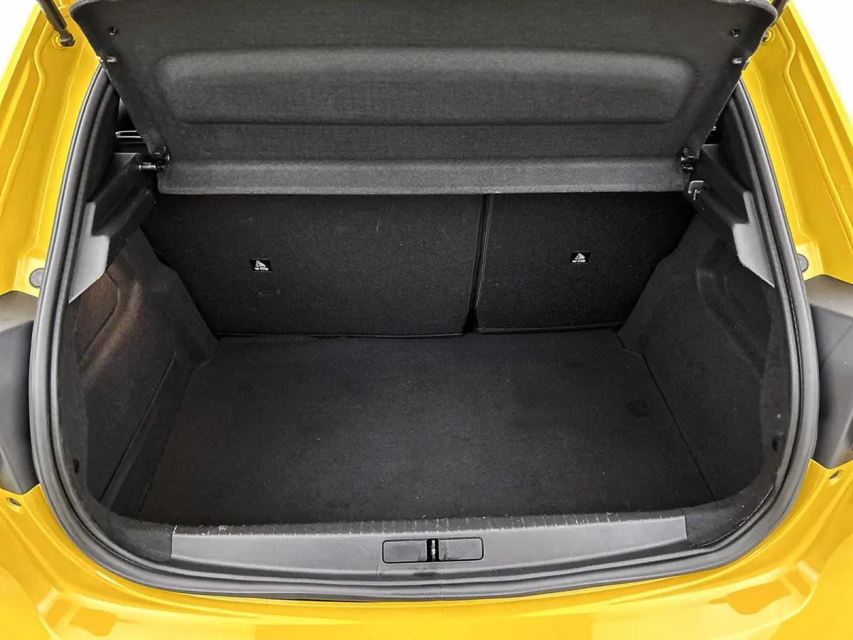 EV Allure 50 kWh 136pk | Lage kilometerstand | Navigatie | Achteruitrijcamera | Stoelverwarming | Climate Control | Cruise Control | Parkeersensoren | Stof/kunstleder | Keyless start | Apple