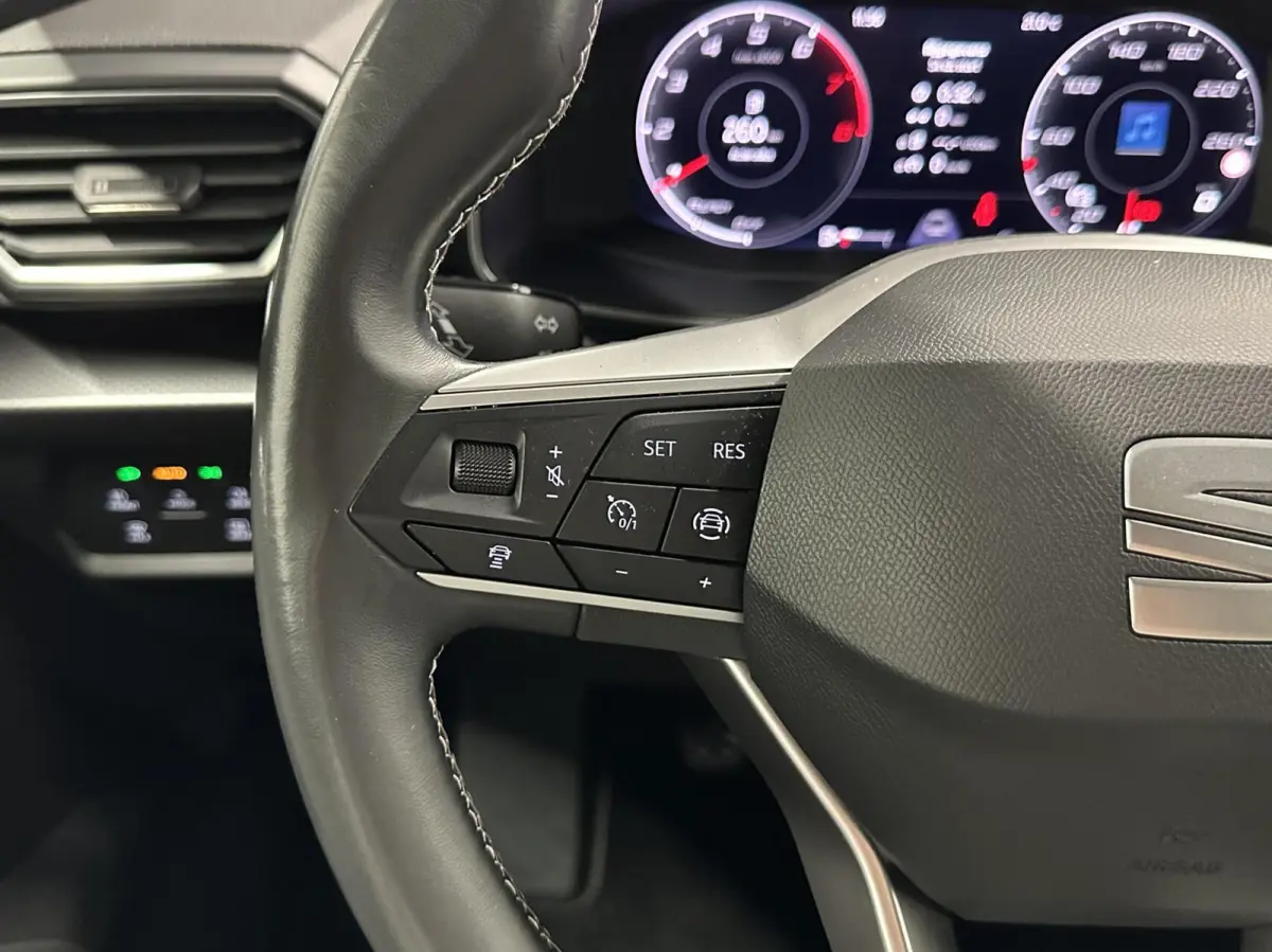 1.0 TSI Reference TREKHAAK CARPLAY CAMERA NAVI ADAPTIEF CRUISE.