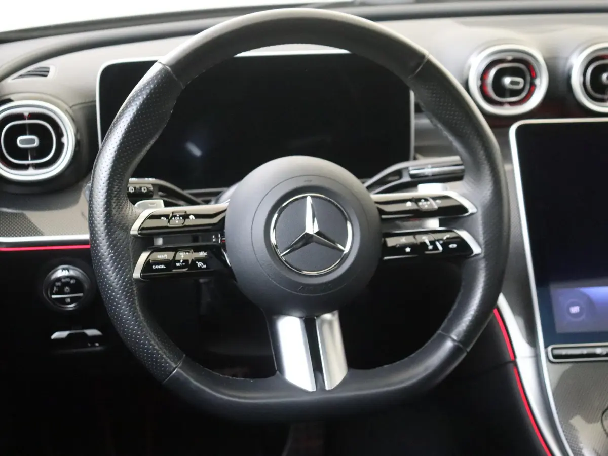 300 e AMG Line /Panoramadak /360 Camera /Rijassistentie Plus /Memory /19 Inch