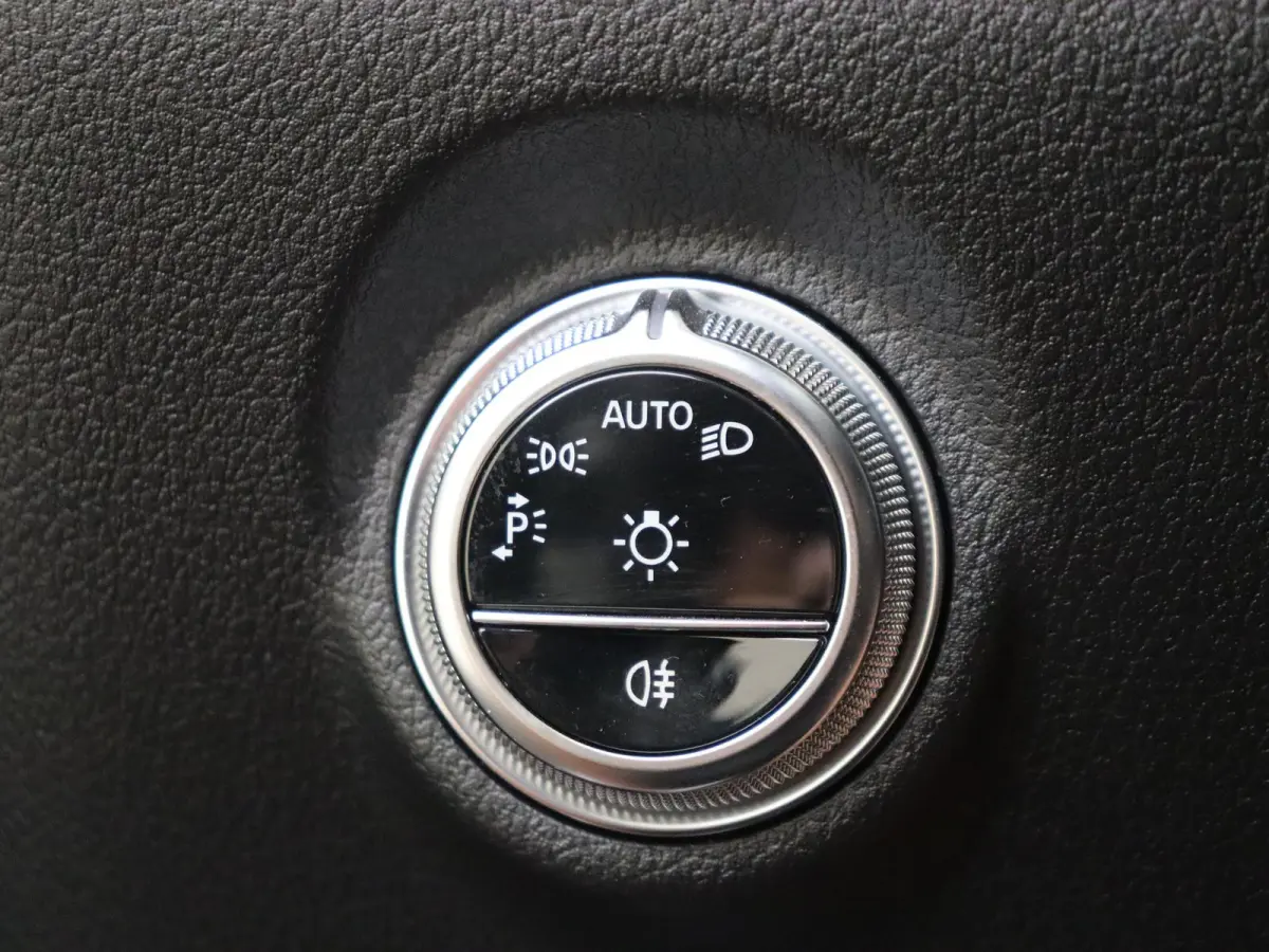 300 e AMG Line /Panoramadak /360 Camera /Rijassistentie Plus /Memory /19 Inch