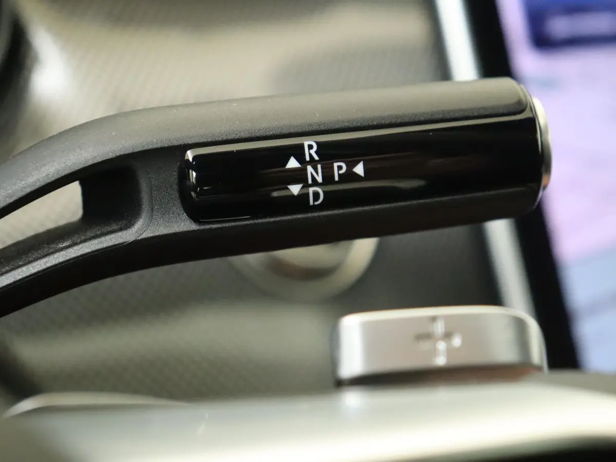 300 e AMG Line /Panoramadak /360 Camera /Rijassistentie Plus /Memory /19 Inch