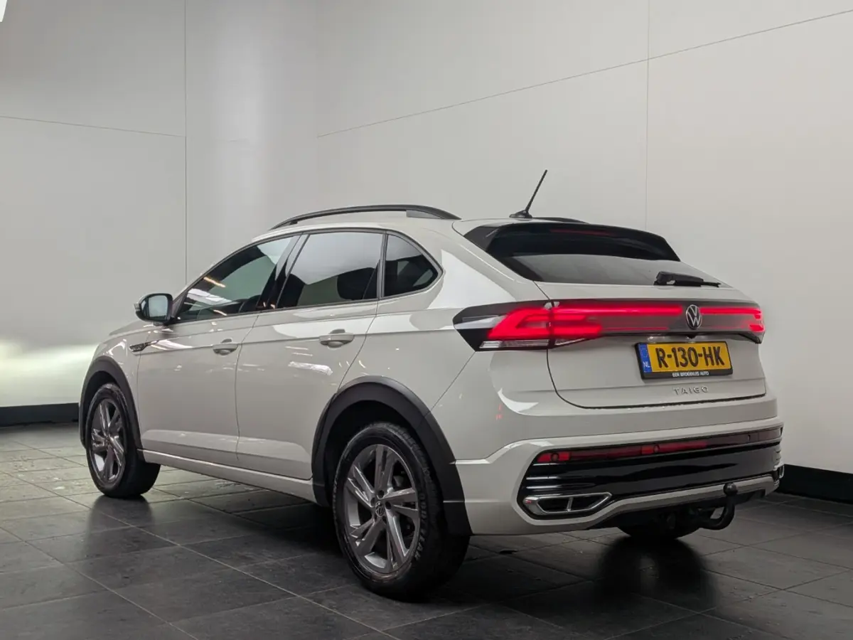 1.0 TSI 110 pk R-Line 7-DSG | Achteruitrijcamera | R-Line interieur | Trekhaak afneembaar |
