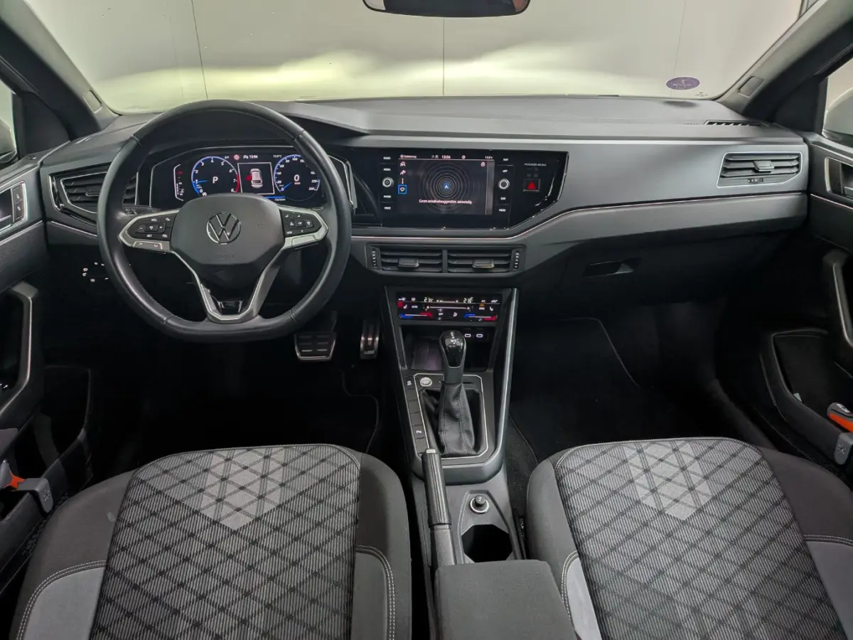 1.0 TSI 110 pk R-Line 7-DSG | Achteruitrijcamera | R-Line interieur | Trekhaak afneembaar |