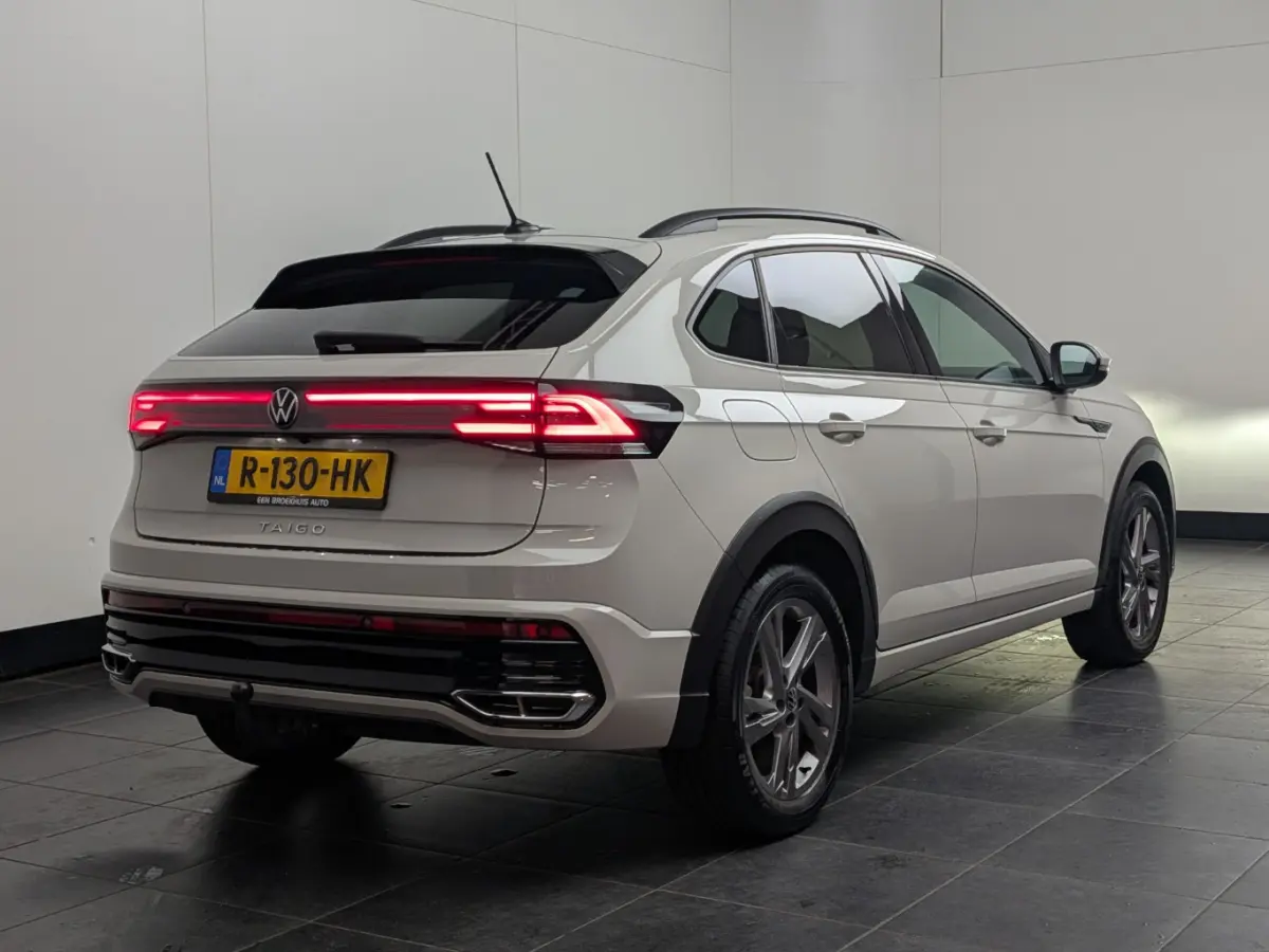 1.0 TSI 110 pk R-Line 7-DSG | Achteruitrijcamera | R-Line interieur | Trekhaak afneembaar |
