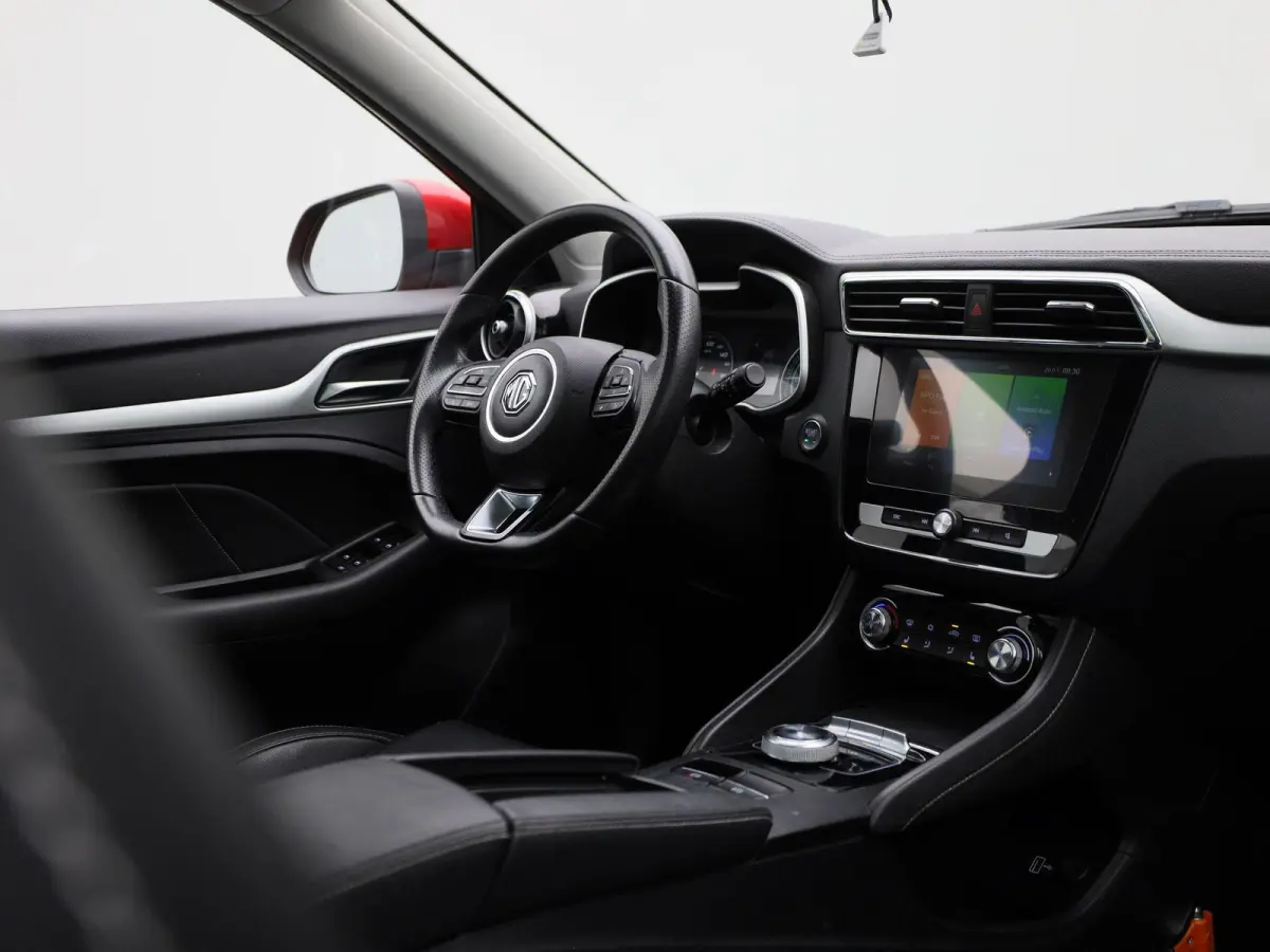 MG Luxury 45 kWh | PANO | ACC | CAMERA | Elektr. stoelverstelling | Stoelverwarming | Lane Assist | Keyless | Carplay |