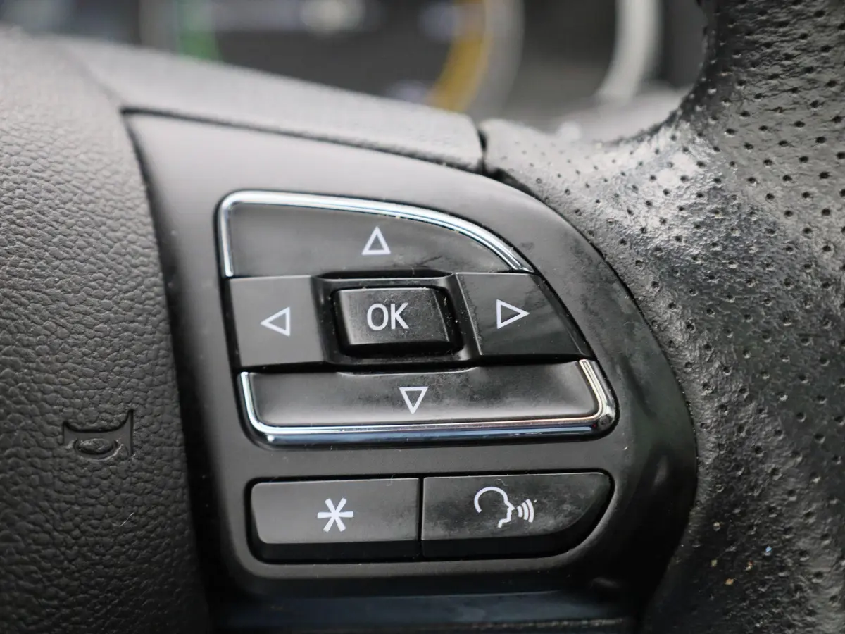 MG Luxury 45 kWh | PANO | ACC | CAMERA | Elektr. stoelverstelling | Stoelverwarming | Lane Assist | Keyless | Carplay |