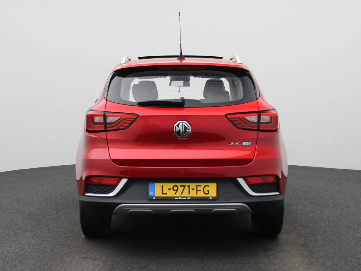 MG Luxury 45 kWh | PANO | ACC | CAMERA | Elektr. stoelverstelling | Stoelverwarming | Lane Assist | Keyless | Carplay |