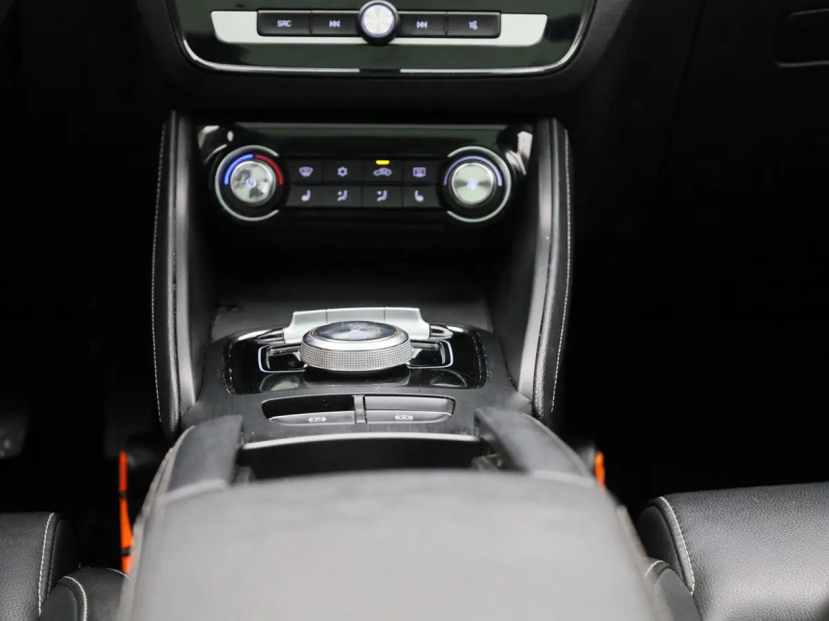 MG Luxury 45 kWh | PANO | ACC | CAMERA | Elektr. stoelverstelling | Stoelverwarming | Lane Assist | Keyless | Carplay |