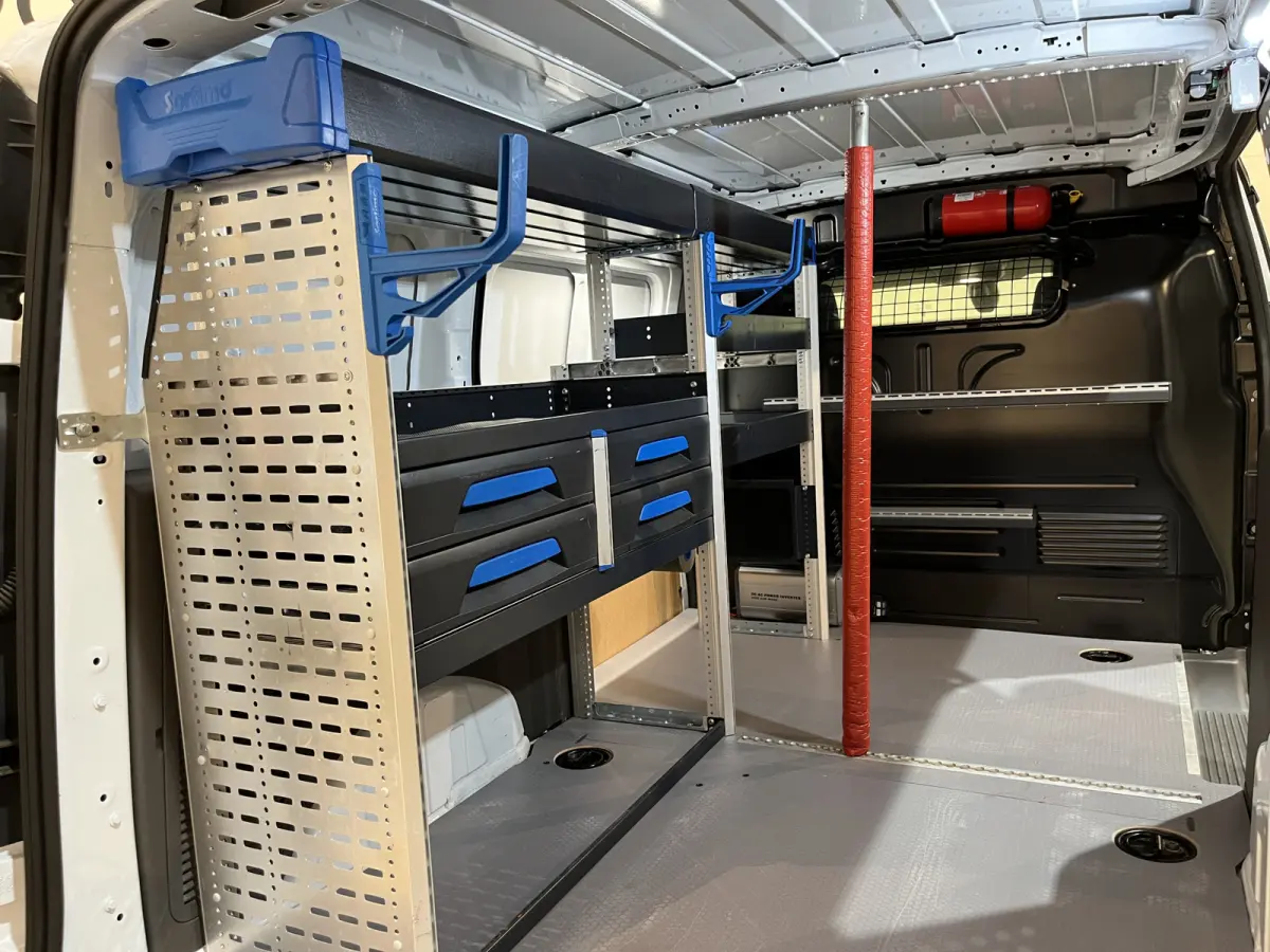1.5 EcoBlue L2 Trend Servicebus / Sortimo Inrichting / Euro 6 / Schuifdeur L + R / 220V. / Airco / Cruise Control / PDC / Trekhaak / 78.300 KM !!