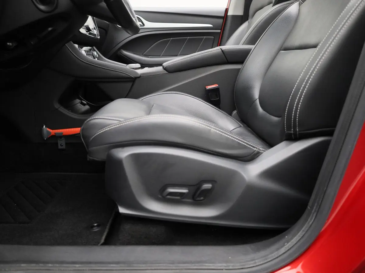 MG Luxury 45 kWh | PANO | ACC | CAMERA | Elekt. Stoelverstelling | Stoelverwarming| Lane Assist | Keyless | Carplay |