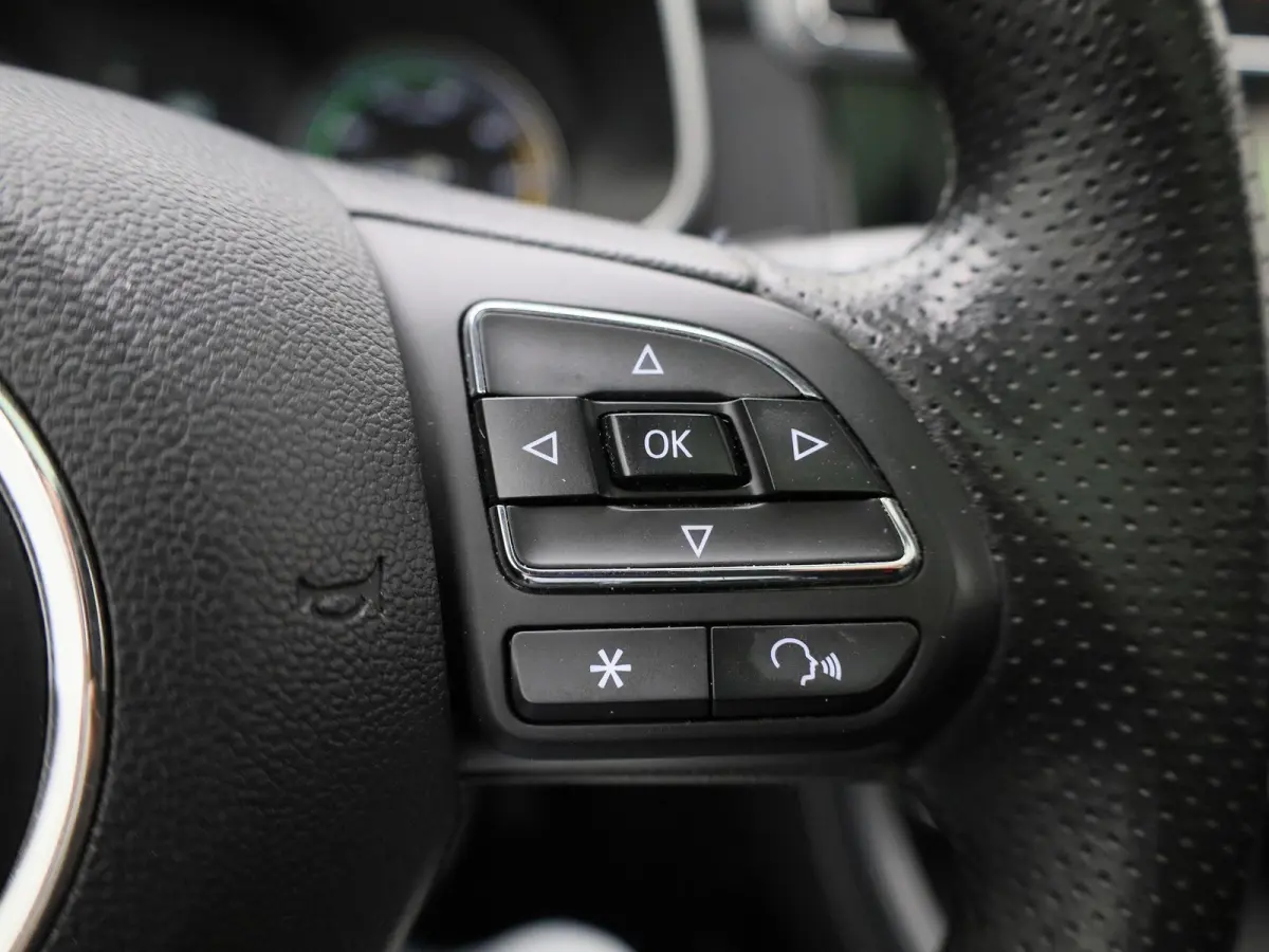 MG Luxury 45 kWh | PANO | ACC | CAMERA | Elekt. Stoelverstelling | Stoelverwarming| Lane Assist | Keyless | Carplay |