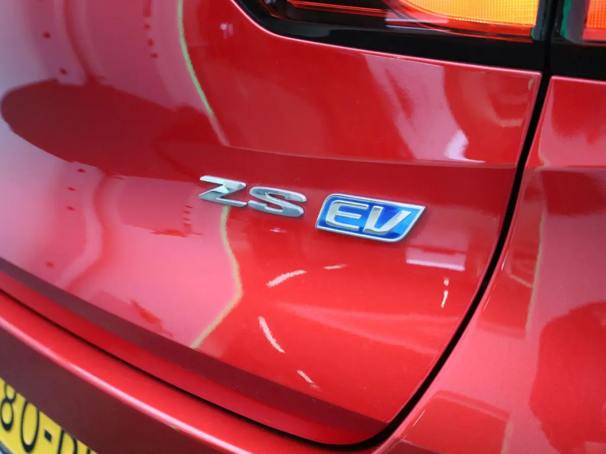 MG Luxury 45 kWh | PANO | ACC | CAMERA | Elekt. Stoelverstelling | Stoelverwarming| Lane Assist | Keyless | Carplay |