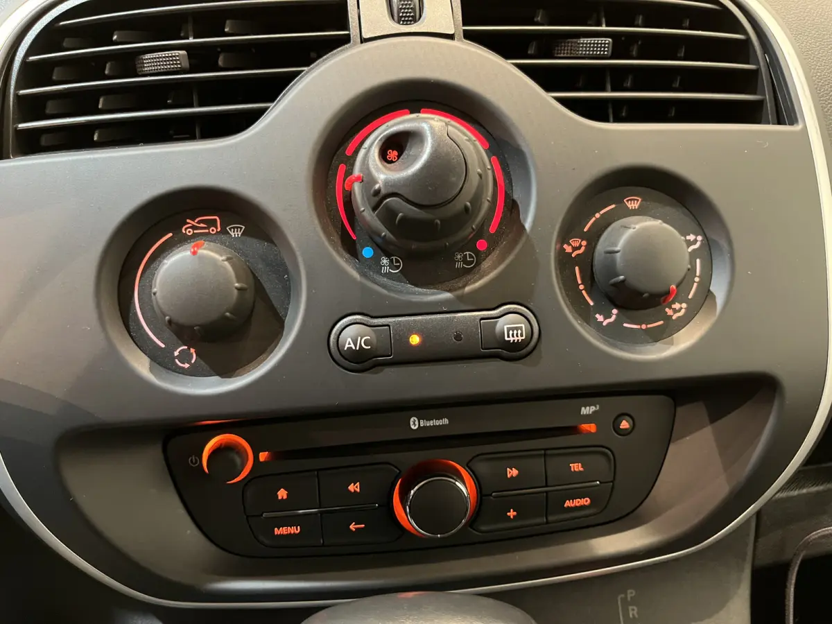 Z.E. Maxi Incl. Accu 33 KWH Automaat / 100% Elektrisch / Airco / PDC / Cruise Control / Trekhaak / 10.200 KM !!