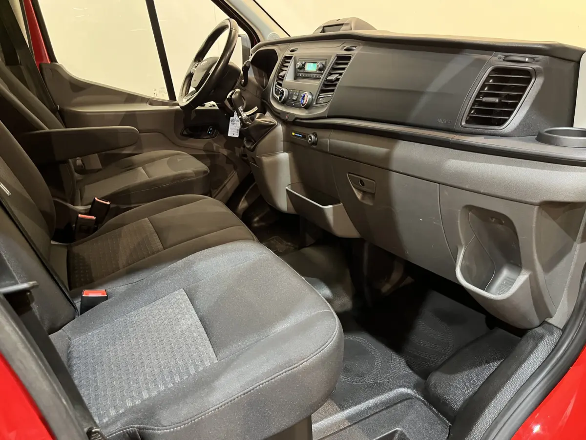 350 2.0 TDCI L3H1 130 PK DC 6 pers. Trend Open Laadbak / Euro 6 / Airco / Cruise Control / 35.000 KM !!
