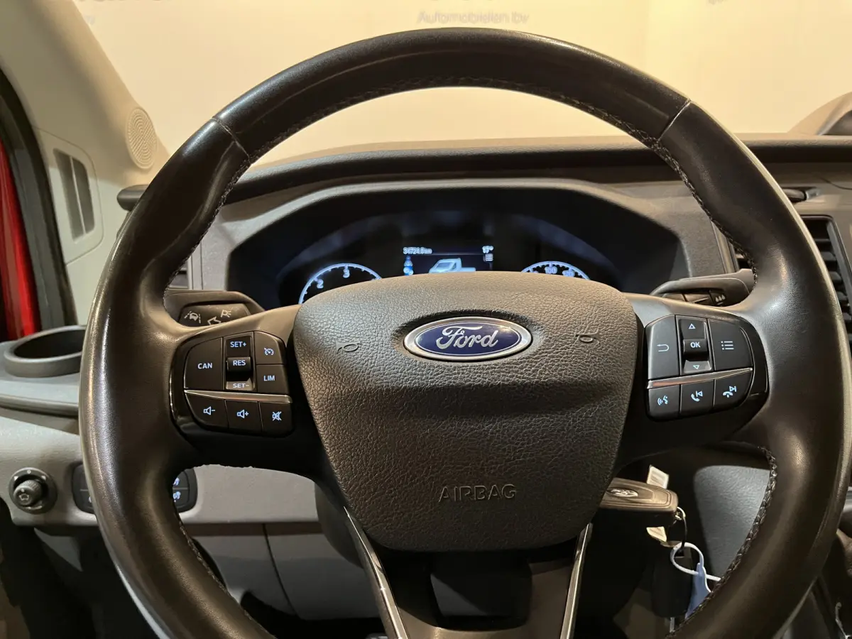 350 2.0 TDCI L3H1 130 PK DC 6 pers. Trend Open Laadbak / Euro 6 / Airco / Cruise Control / 35.000 KM !!