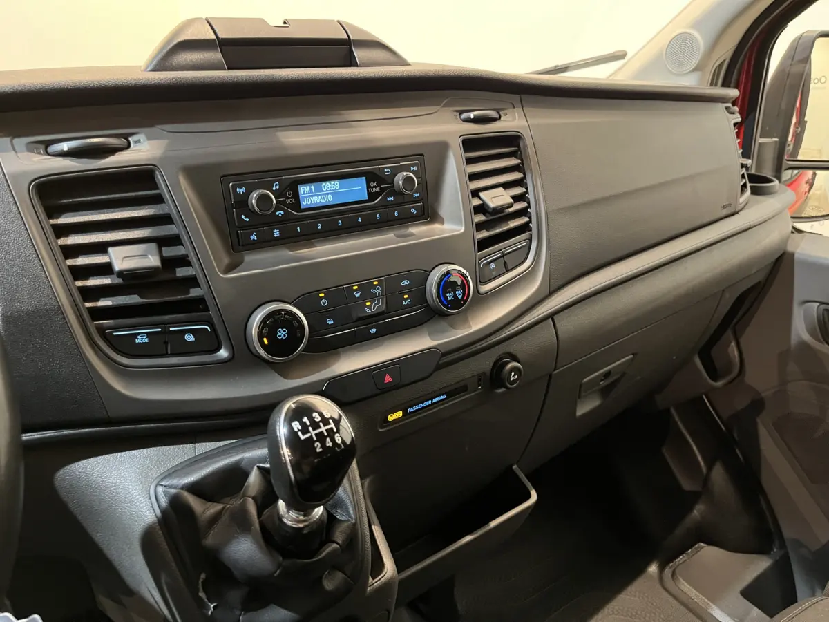 350 2.0 TDCI L3H1 130 PK DC 6 pers. Trend Open Laadbak / Euro 6 / Airco / Cruise Control / 35.000 KM !!