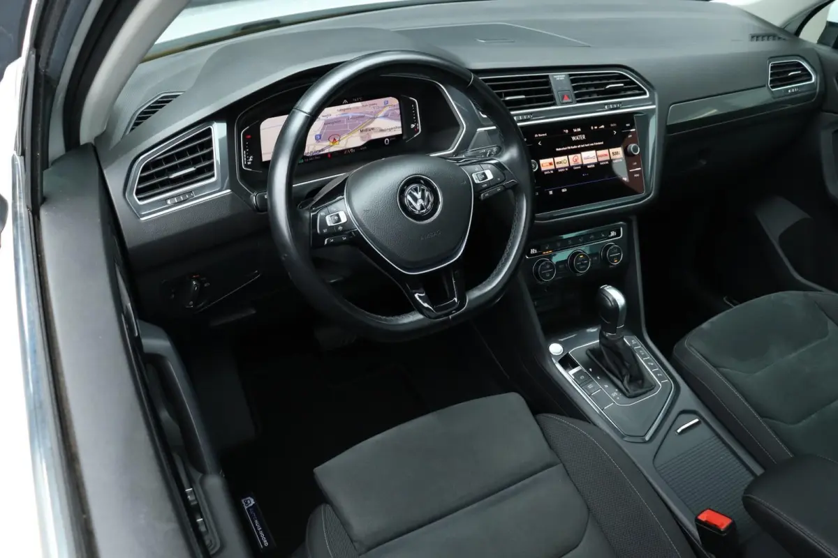 1.5 TSI / R-Line / DSG / 150PK / LED / Pano / Camera / Virtual Cockpit / Trekhaak / 19"!