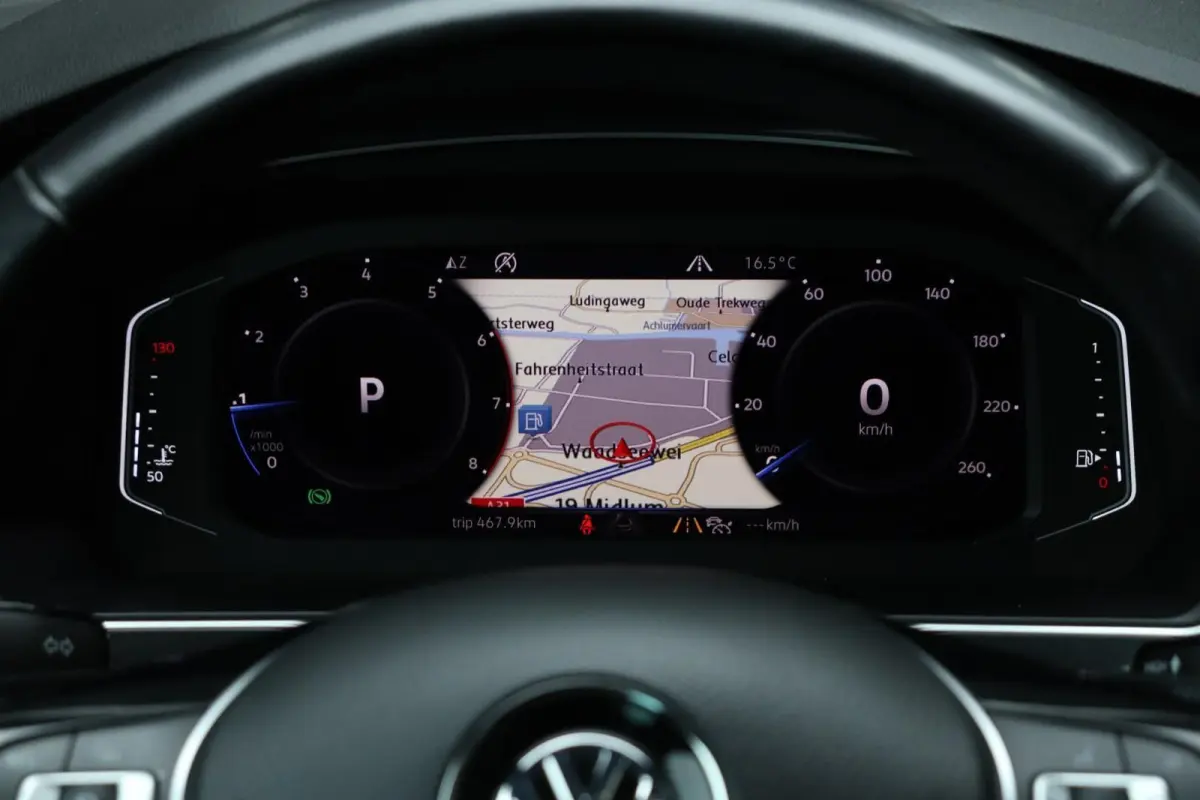 1.5 TSI / R-Line / DSG / 150PK / LED / Pano / Camera / Virtual Cockpit / Trekhaak / 19"!