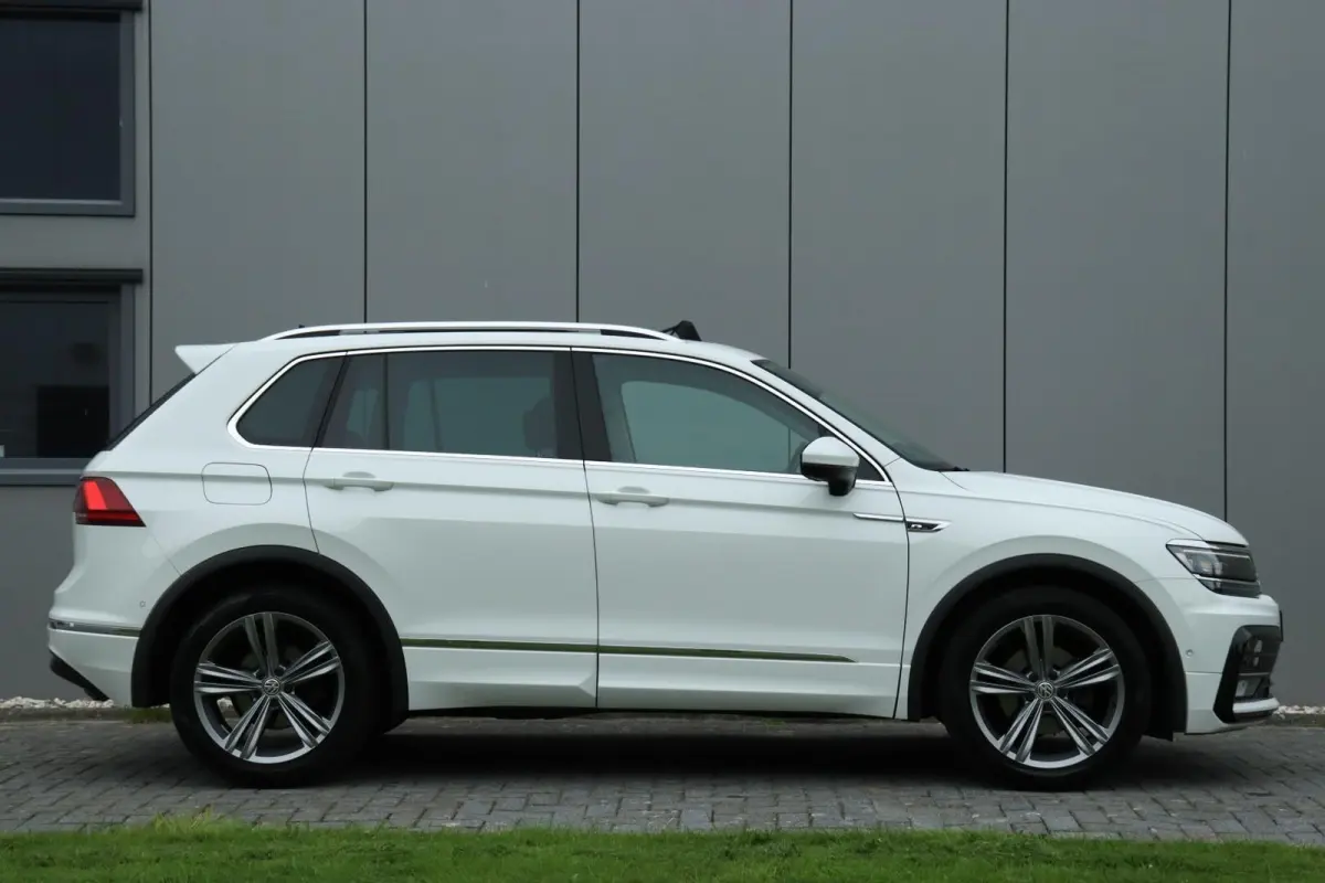 1.5 TSI / R-Line / DSG / 150PK / LED / Pano / Camera / Virtual Cockpit / Trekhaak / 19"!