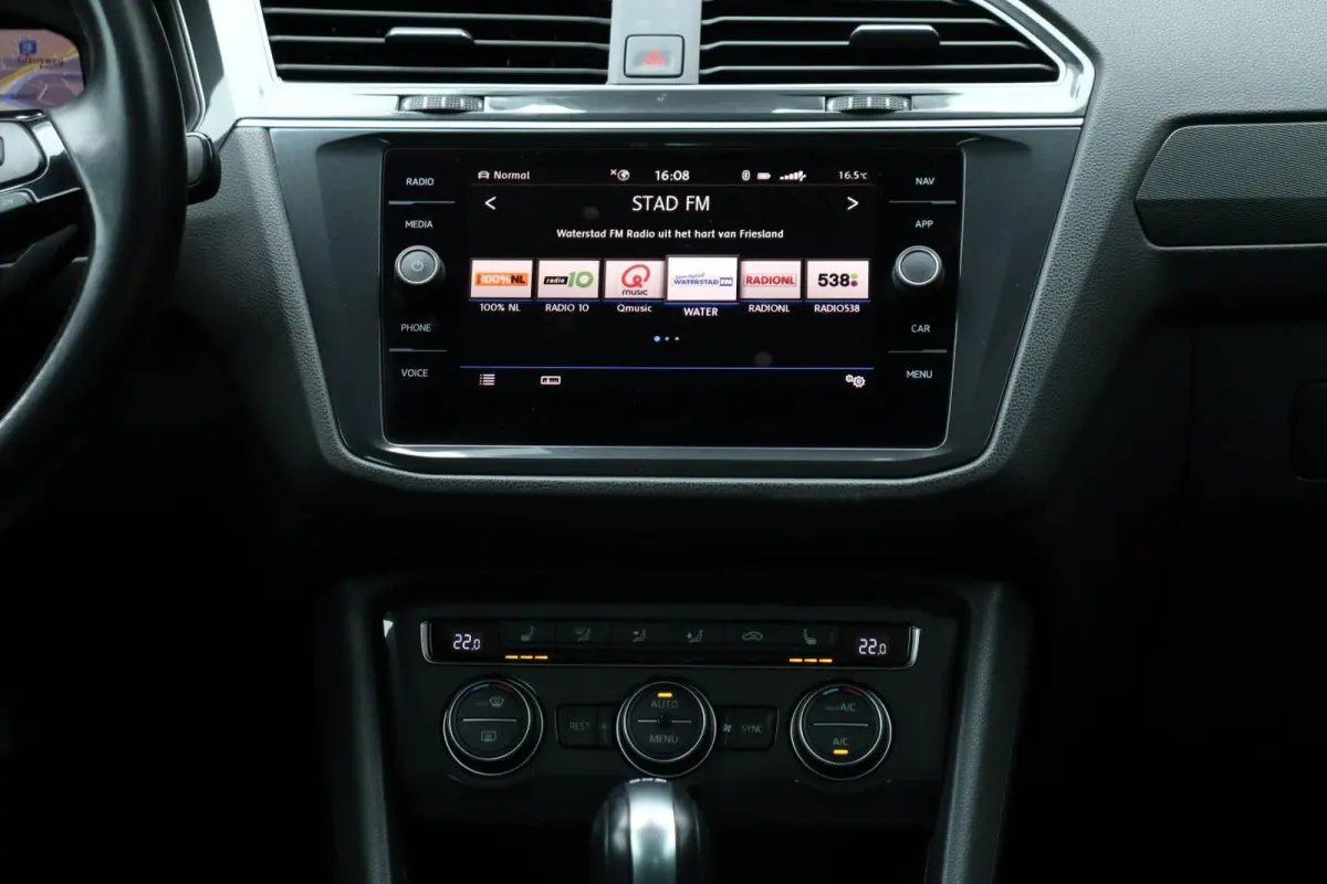 1.5 TSI / R-Line / DSG / 150PK / LED / Pano / Camera / Virtual Cockpit / Trekhaak / 19"!