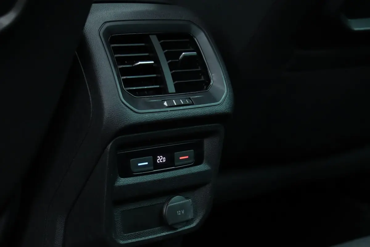 1.5 TSI / R-Line / DSG / 150PK / LED / Pano / Camera / Virtual Cockpit / Trekhaak / 19"!