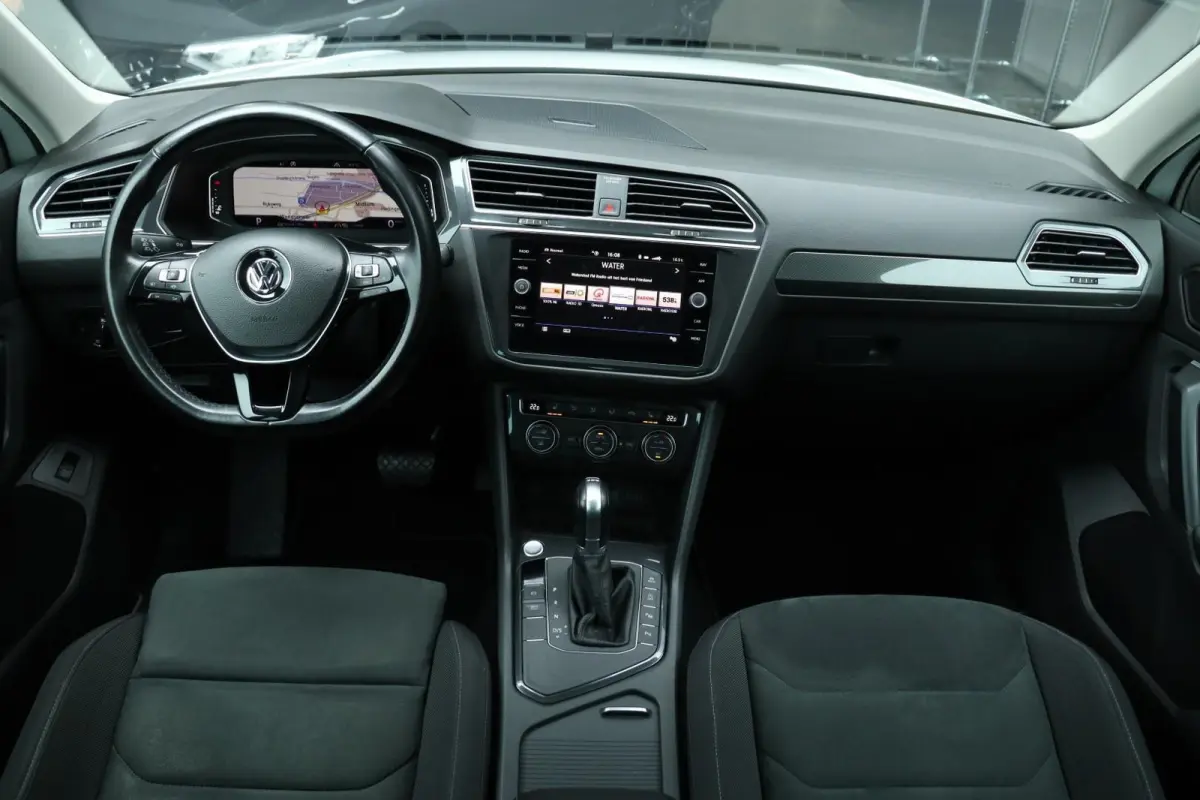 1.5 TSI / R-Line / DSG / 150PK / LED / Pano / Camera / Virtual Cockpit / Trekhaak / 19"!
