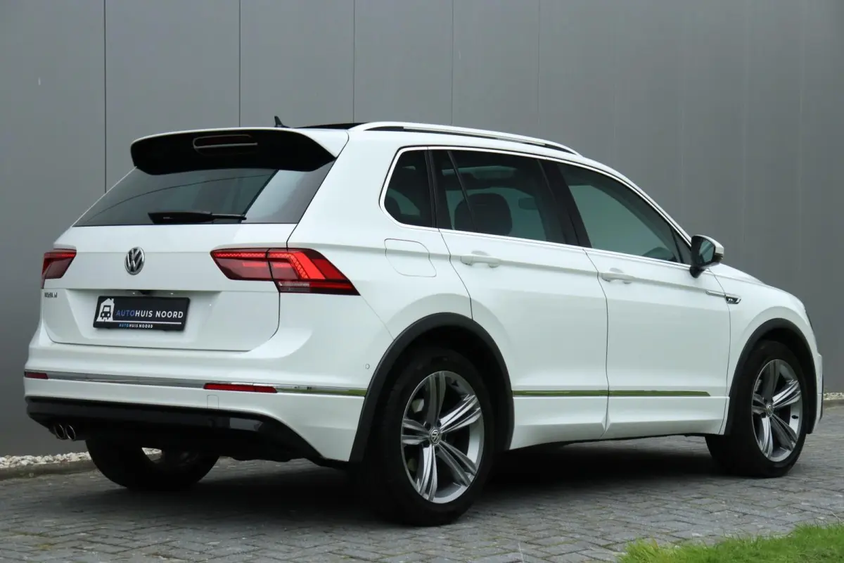 1.5 TSI / R-Line / DSG / 150PK / LED / Pano / Camera / Virtual Cockpit / Trekhaak / 19"!