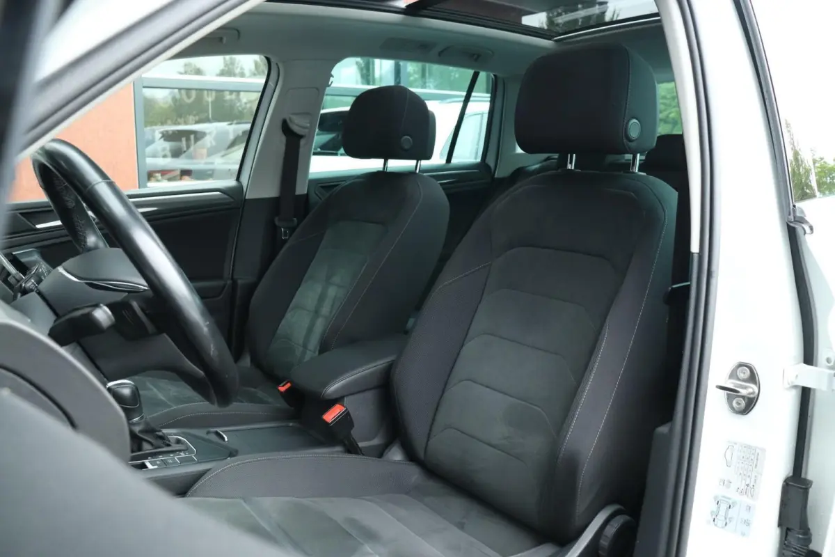 1.5 TSI / R-Line / DSG / 150PK / LED / Pano / Camera / Virtual Cockpit / Trekhaak / 19"!