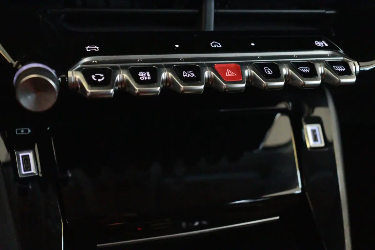 EV Allure 54 kWh | APPCONNECT | PDC V+A | CRUISE | LMV17" | LED |