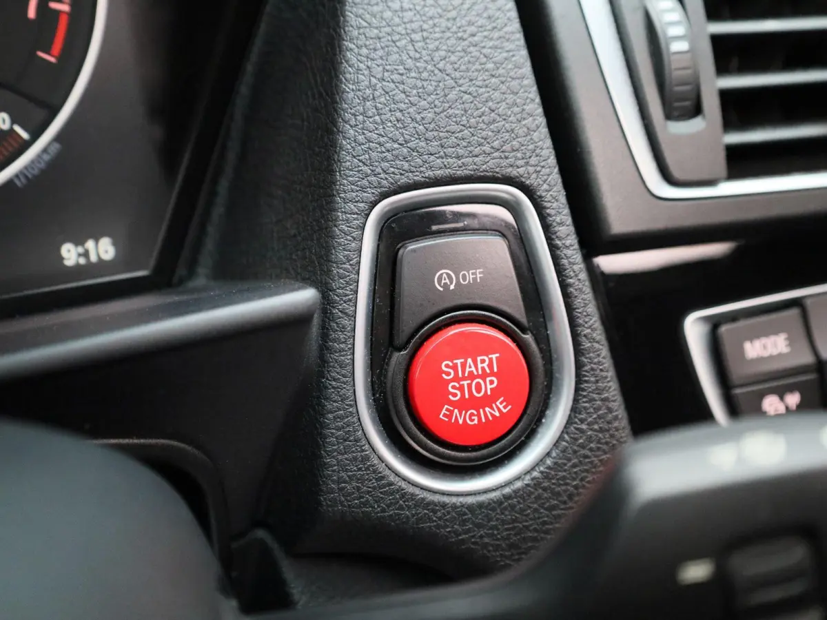 118i Centennial High Executive | AUTOMAAT| M-PAKKET | LEDER | CRUISE CONTROL | KEYLESS | STOELVERWARMING| CLIMATE CONTROL |